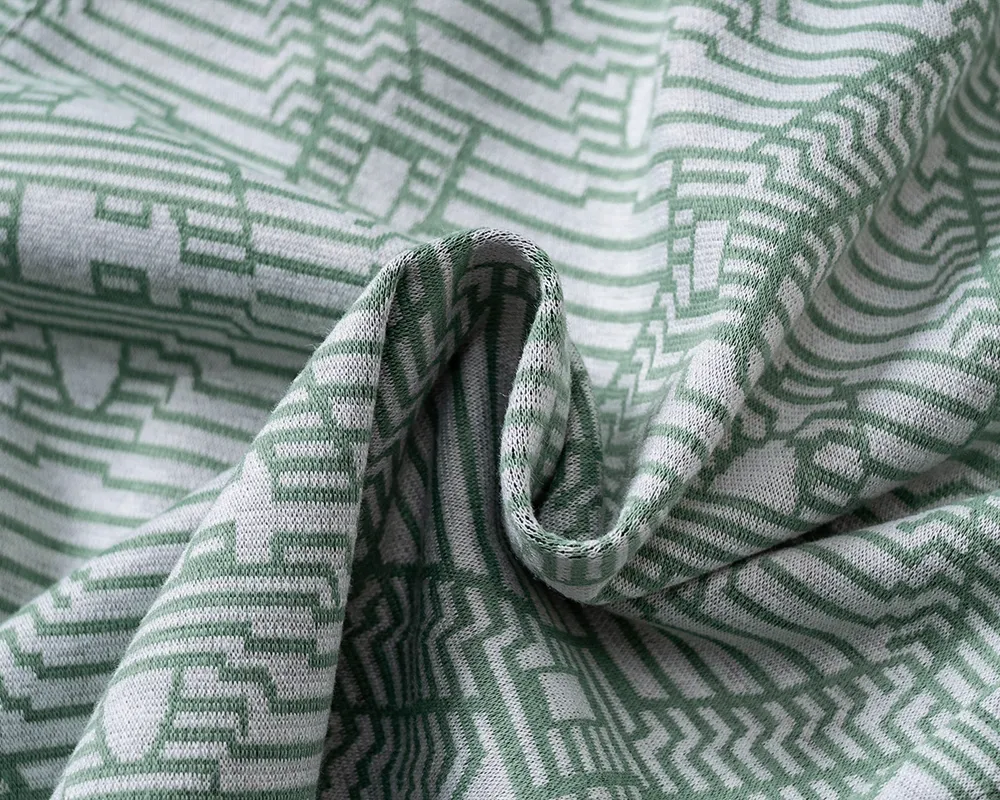 29112# New Arrival casual shorts from the official website for spring and summer 2026. The knitted jacquard fabric is handsome, the fabric is comfortable, the workmanship is rigorous, and the stitching is neat. Good upper body effect·Sizes M-3XL Light Green